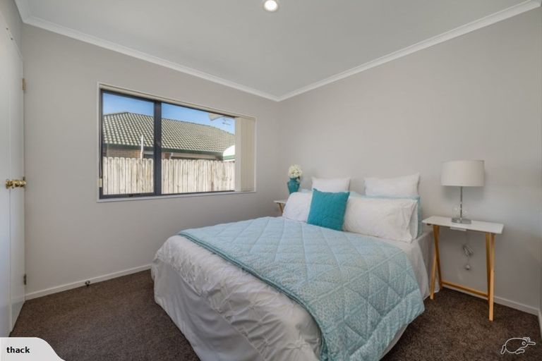 Photo of property in 3 Naul Place, East Tamaki Heights, Auckland, 2016