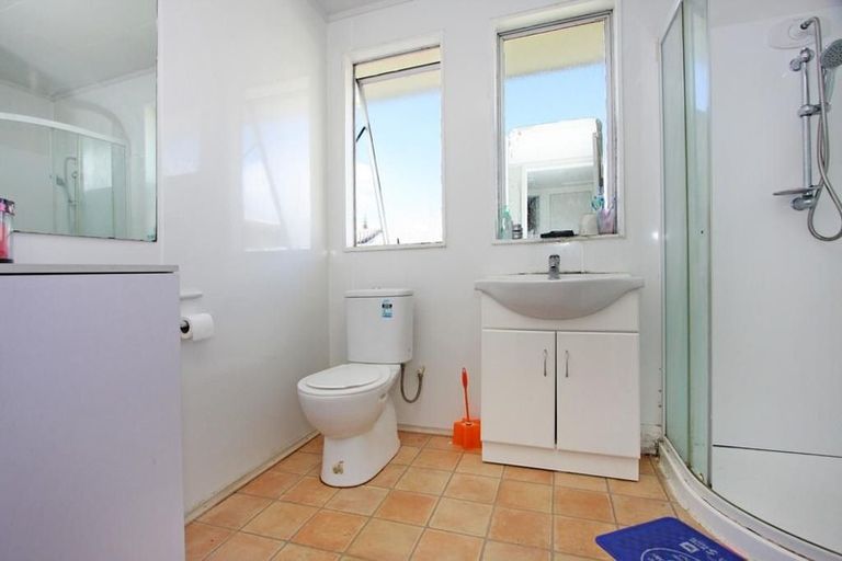 Photo of property in 1/18 Kennington Drive, Clendon Park, Auckland, 2103