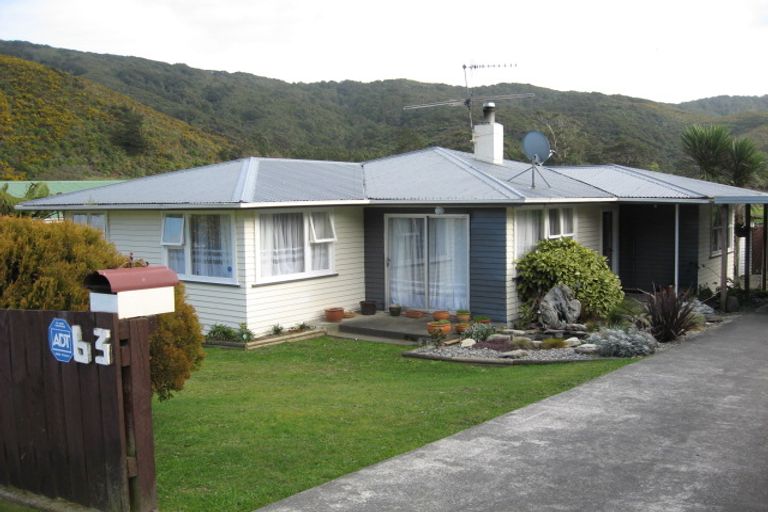 Photo of property in 63 Parenga Street, Wainuiomata, Lower Hutt, 5014