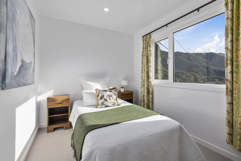 Photo of property in 3 Doris Gordon Crescent, Crofton Downs, Wellington, 6035