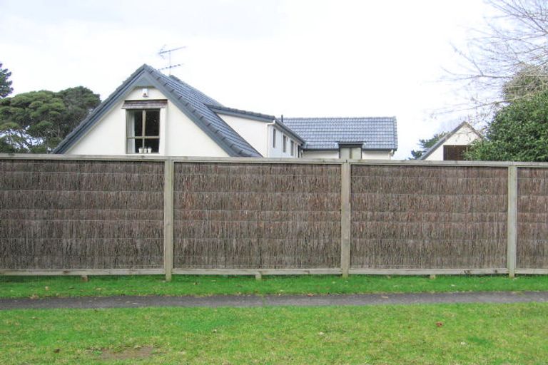 Photo of property in 25 Kingfisher Grove, Greenhithe, Auckland, 0632