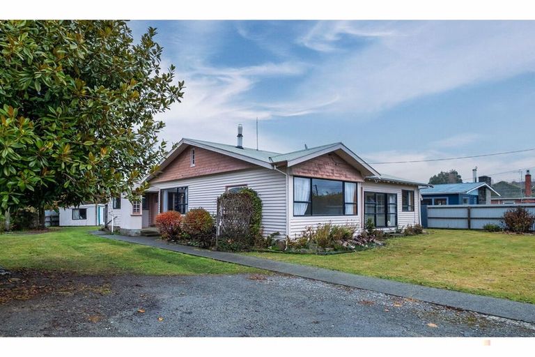 Photo of property in 8 Connolly Street, Geraldine, 7930