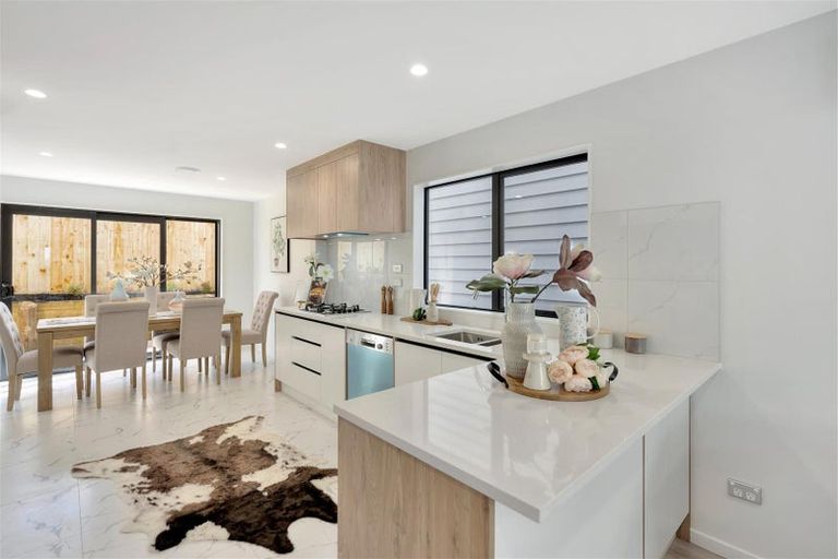 Photo of property in 45b Portadown Avenue, Pakuranga Heights, Auckland, 2010