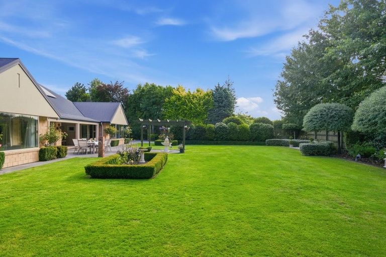 Photo of property in 10 Derby Close, Prebbleton, 7604