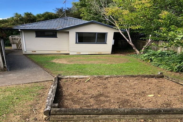 Photo of property in 42 Pisces Road, Glen Eden, Auckland, 0602