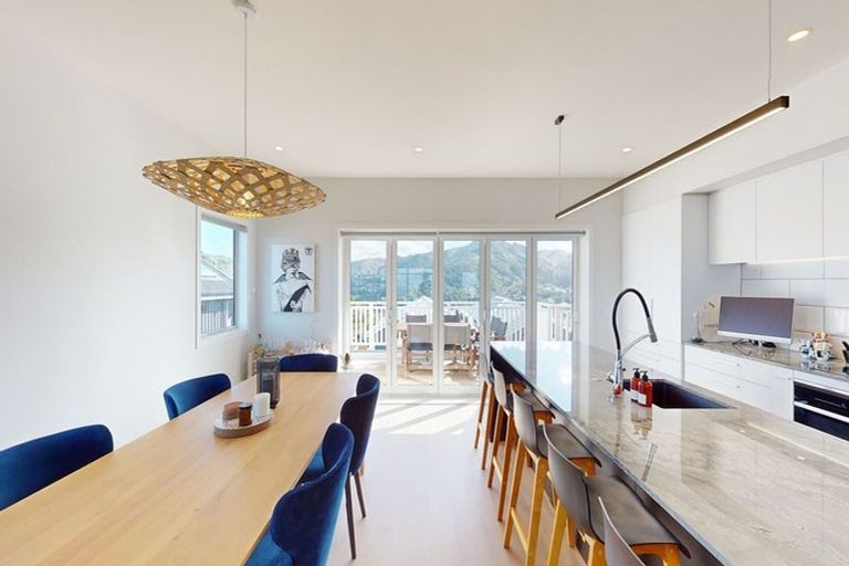 Photo of property in 2/74 Jubilee Road, Khandallah, Wellington, 6035