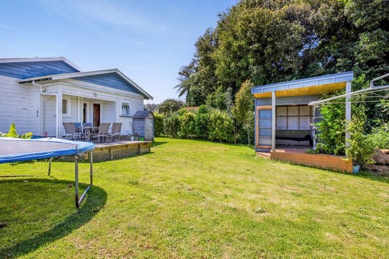 Photo of property in 18 Cumming Street, Okato, 4335