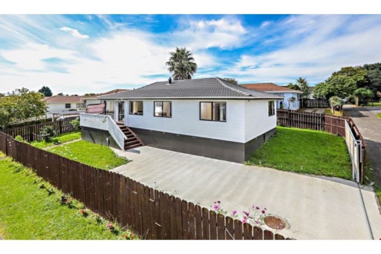 Photo of property in 3/43 Taitimu Drive, Weymouth, Auckland, 2103
