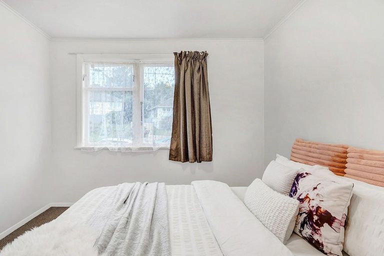 Photo of property in 14 Durham Street, Cannons Creek, Porirua, 5024