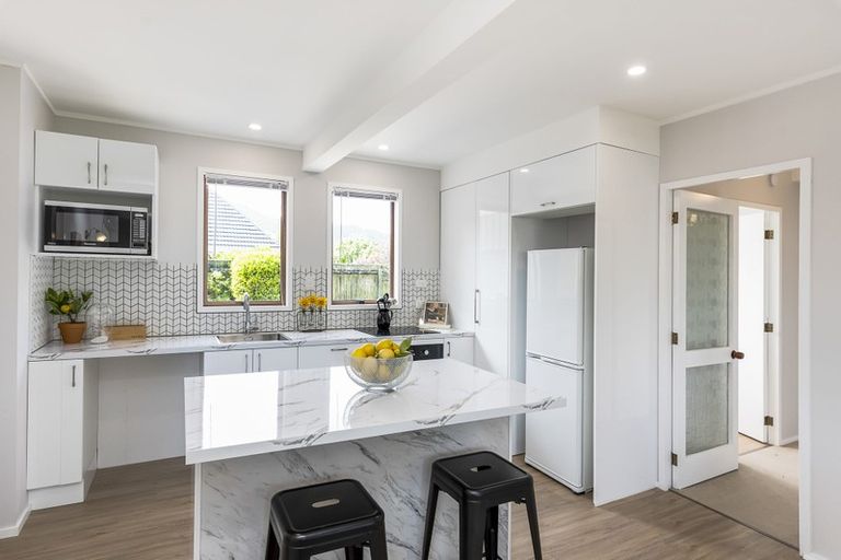 Photo of property in 34a Andrew Street, Waikanae, 5036