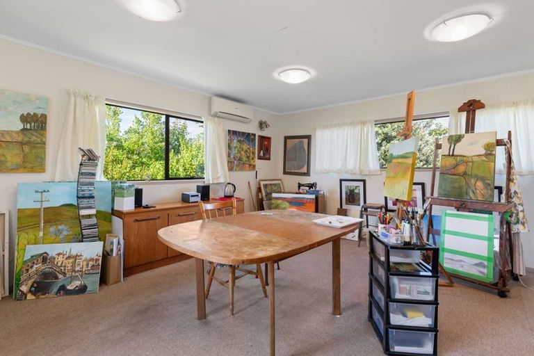 Photo of property in 4 Cemetery Road, Waiuku, 2123