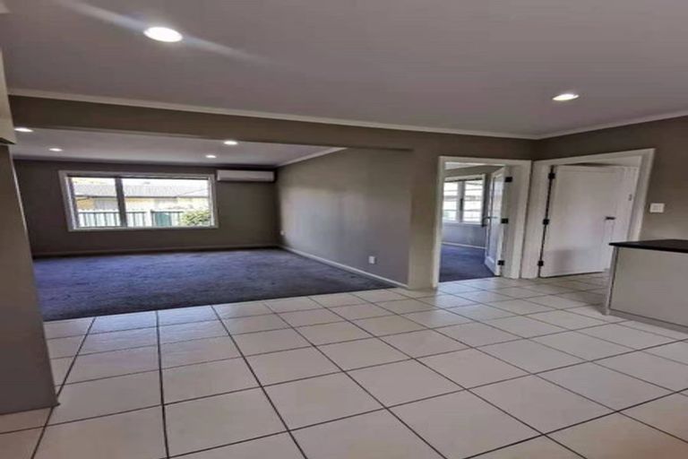 Photo of property in 26 Fovant Street, Russley, Christchurch, 8042