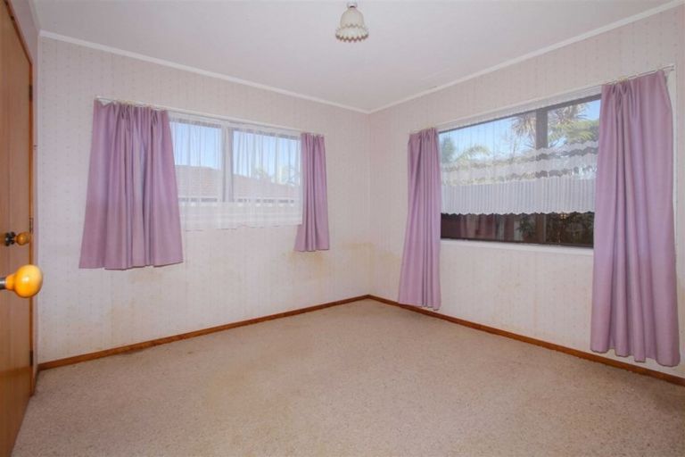 Photo of property in 1/58 Hillcrest Avenue, Hillcrest, Auckland, 0627