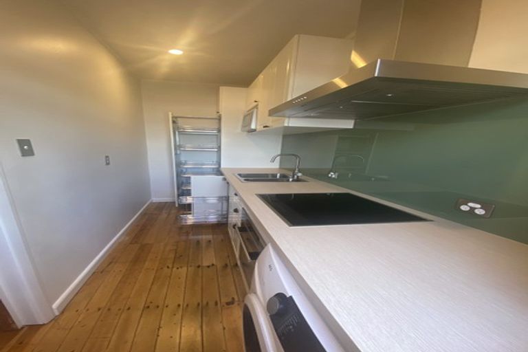 Photo of property in 186 Oriental Parade, Oriental Bay, Wellington, 6011