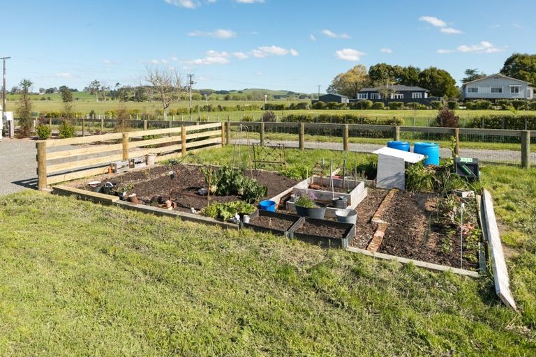 Photo of property in 20 White Road, Otane, 4202