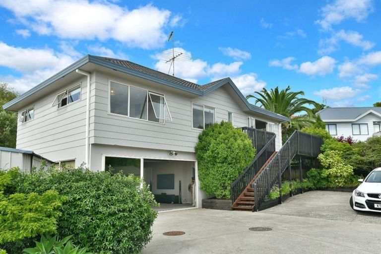 Photo of property in 11a Greta Place, Stanmore Bay, Whangaparaoa, 0932
