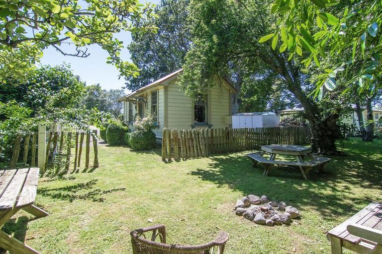 Photo of property in 16 Hilton Road, Carterton, 5713