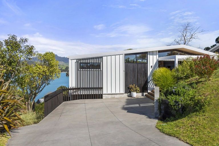 Photo of property in 21 Point Street, Raglan, 3225
