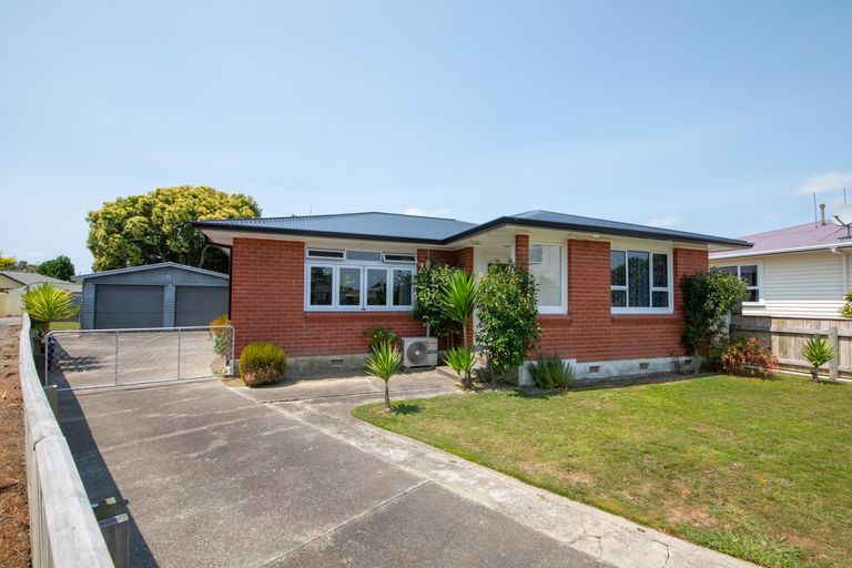 Photo of property in 8 Austin Place, Awapuni, Palmerston North, 4412