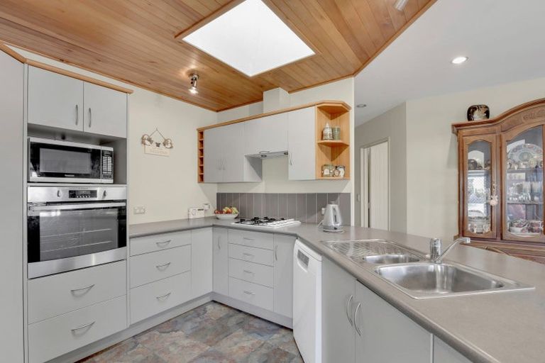 Photo of property in 10 Matai Place, Waikawa, Picton, 7220