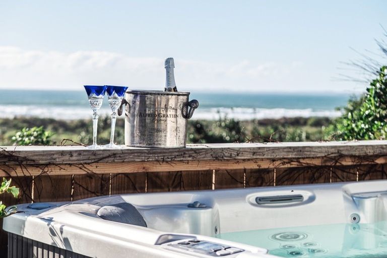 Photo of property in 235a Oceanbeach Road, Mount Maunganui, 3116