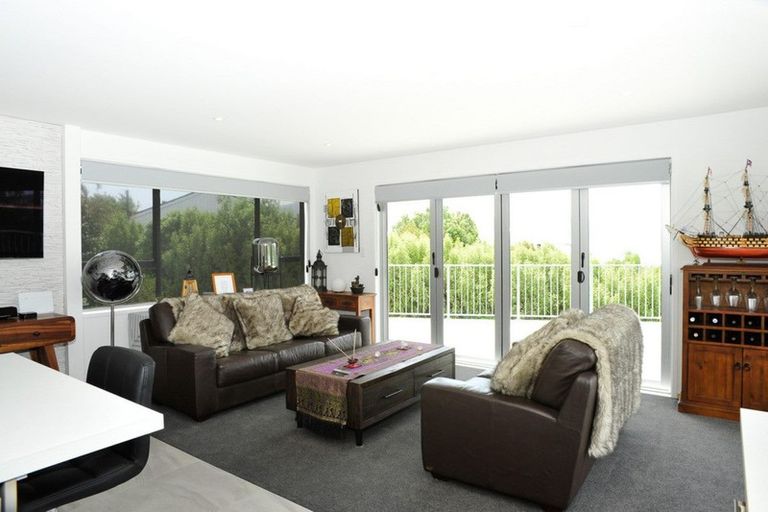 Photo of property in 2 Te Ara Crescent, Diamond Harbour, Lyttelton, 8971