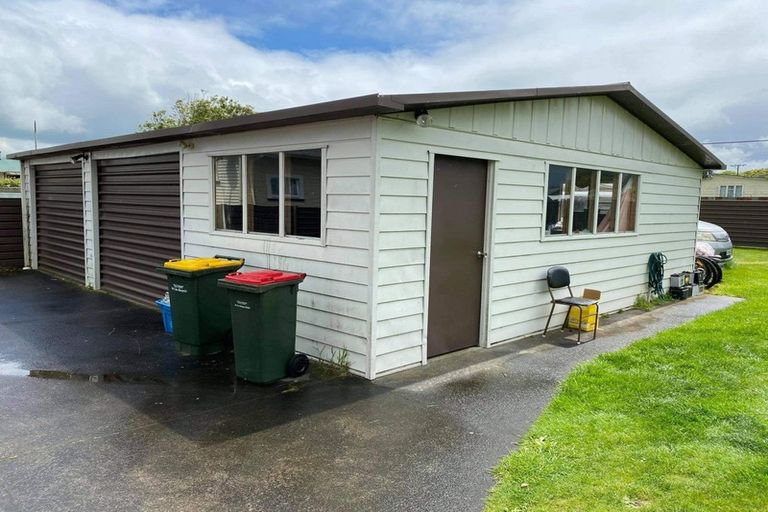 Photo of property in 24 Graham Street, Eltham, 4322