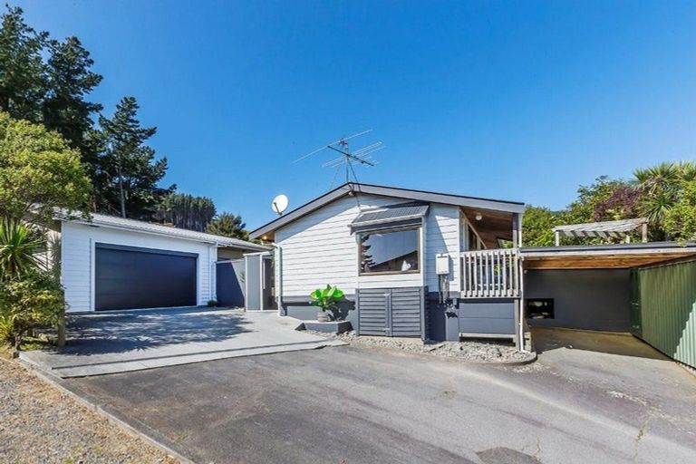 Photo of property in 16 Apple Terrace, Ranui, Porirua, 5024