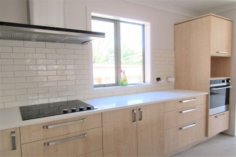 Photo of property in 2 Yeats Grove, Trentham, Upper Hutt, 5018