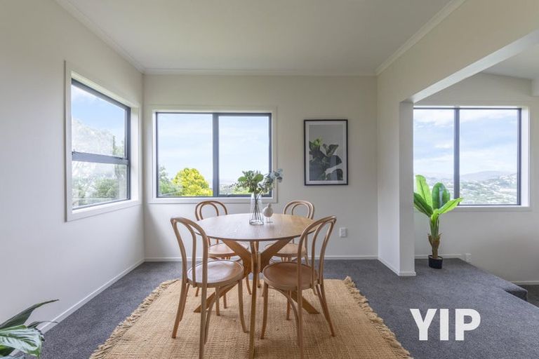 Photo of property in 4 Chapman Street, Newlands, Wellington, 6037