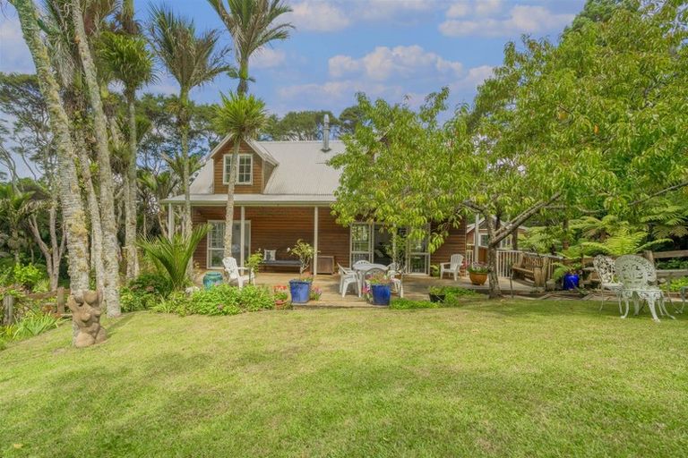 Photo of property in 68 Tarapatiki Drive, Whitianga, 3510