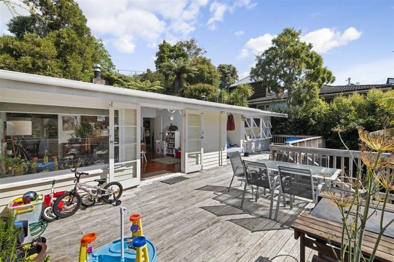 Photo of property in 62 Braemar Road, Castor Bay, Auckland, 0620