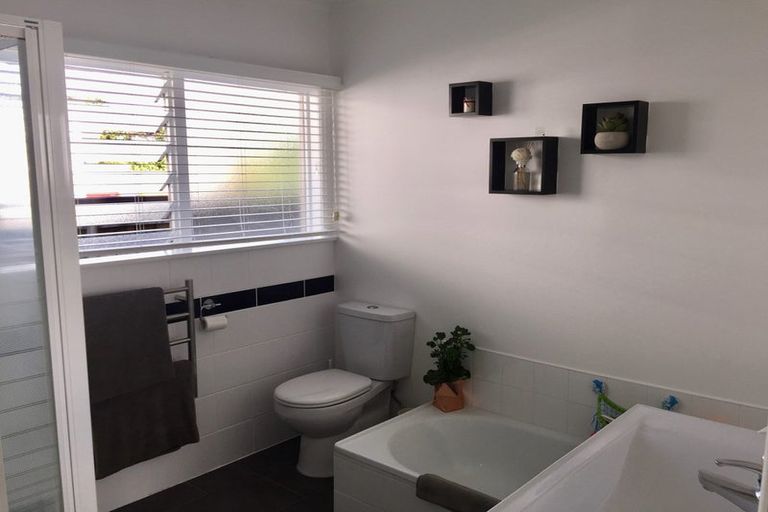 Photo of property in 1/18 Francis Street, Hauraki, Auckland, 0622