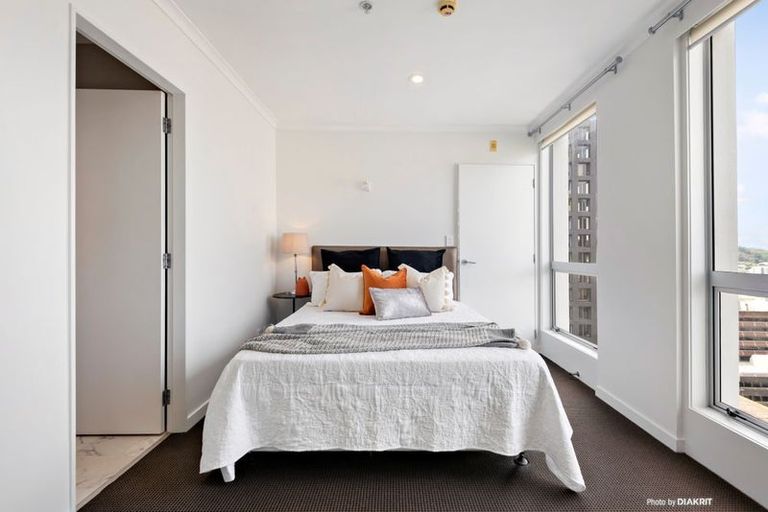Photo of property in Terrace Heights Apartments, 12e/163 The Terrace, Wellington Central, Wellington, 6011