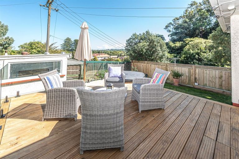 Photo of property in 16 Mount View Road, Bastia Hill, Whanganui, 4500