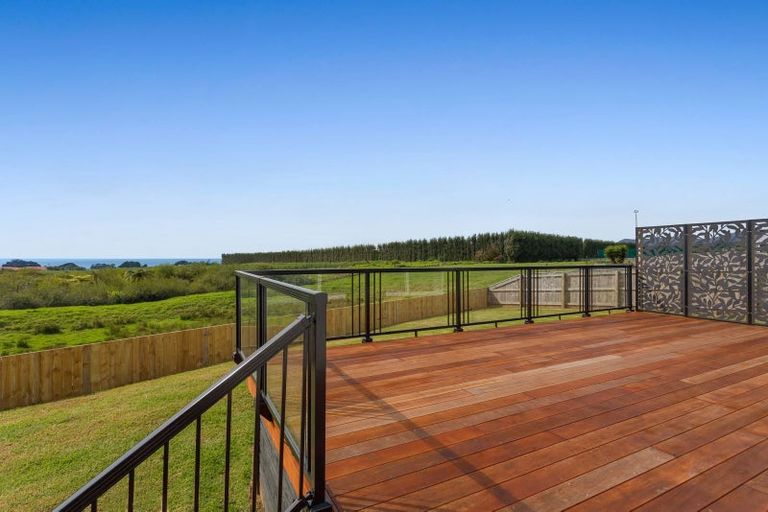 Photo of property in 24 Rawinia Place, Te Kaha, 3199