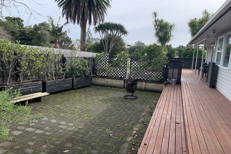 Photo of property in 1/15 Paramu Avenue, Birkdale, Auckland, 0626