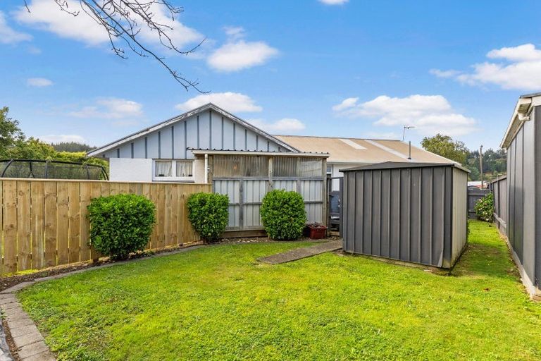 Photo of property in 7a Sequoia Place, Maoribank, Upper Hutt, 5018