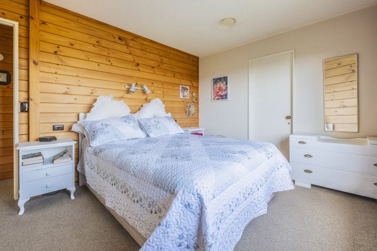 Photo of property in 26 Marchant Place, Westown, New Plymouth, 4310