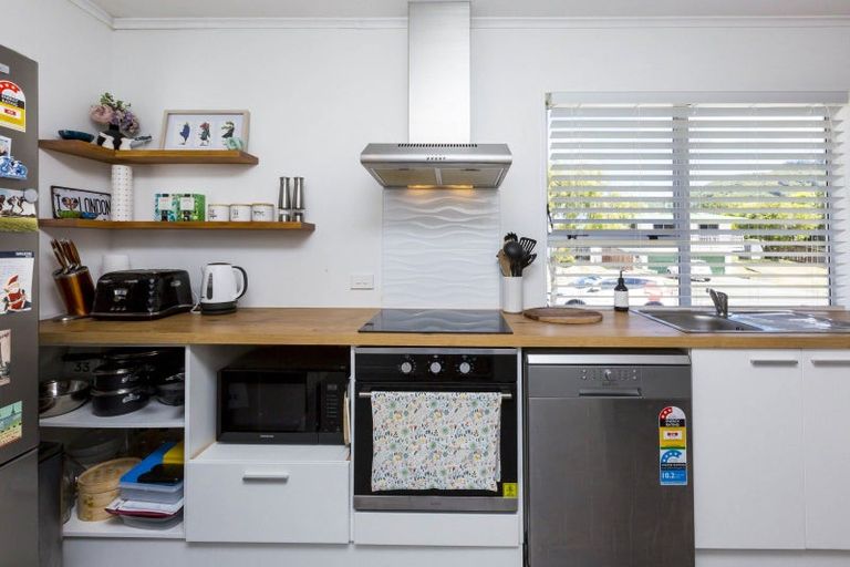 Photo of property in 19a Gemstone Drive, Birchville, Upper Hutt, 5018