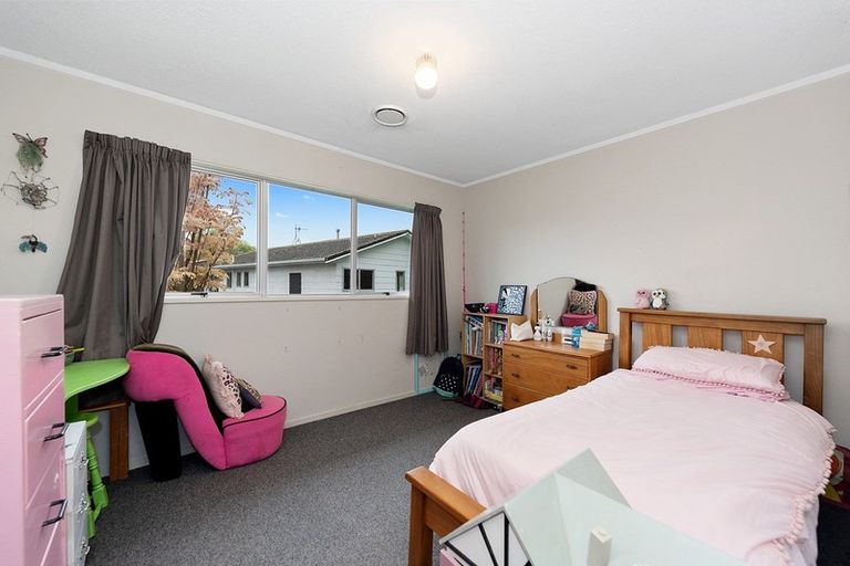 Photo of property in 21 Crescent Court, Melville, Hamilton, 3206