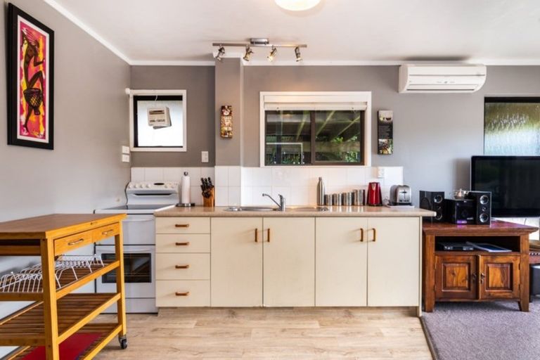 Photo of property in 1 Ewing Grove, Acacia Bay, Taupo, 3330