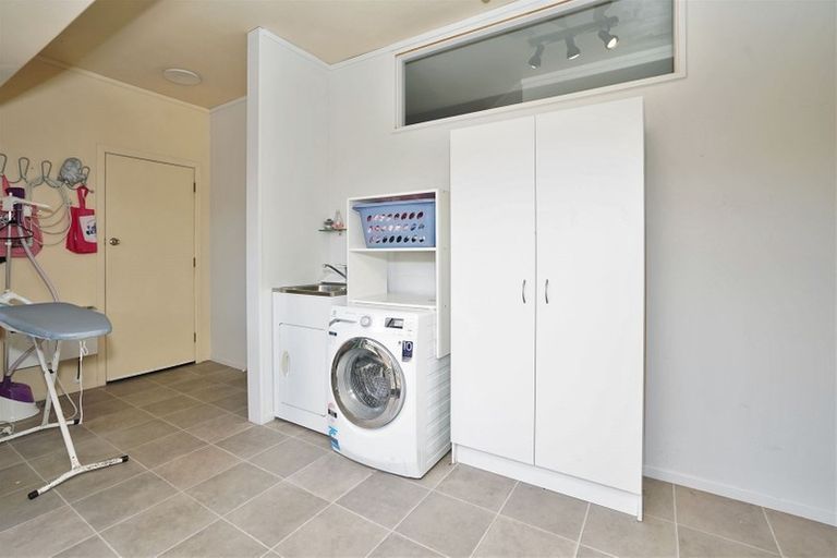 Photo of property in 300 Cambridge Road, Hillcrest, Hamilton, 3216