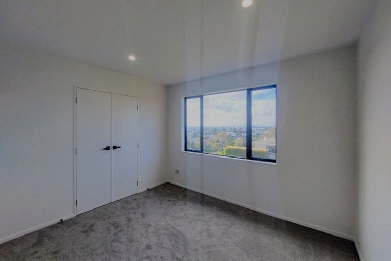 Photo of property in 345 East Coast Road, Mairangi Bay, Auckland, 0630