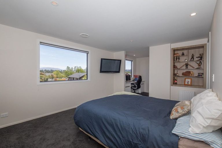 Photo of property in 14 Charles Court, Lake Hawea, Wanaka, 9382