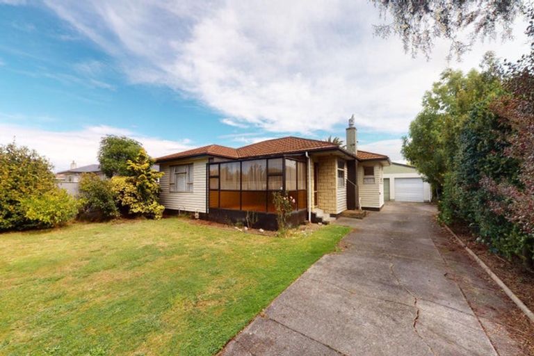 Photo of property in 12 Gloucester Street, Takaro, Palmerston North, 4412