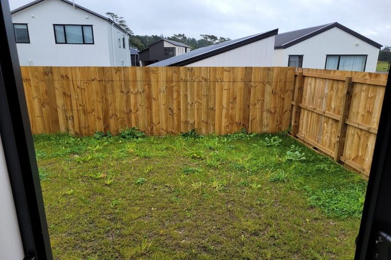 Photo of property in 21 Biokovo Street, Massey, Auckland, 0614