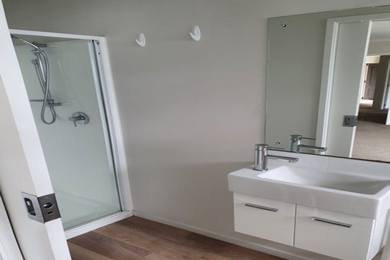 Photo of property in 73 Riverstone Drive, Riverstone Terraces, Upper Hutt, 5018