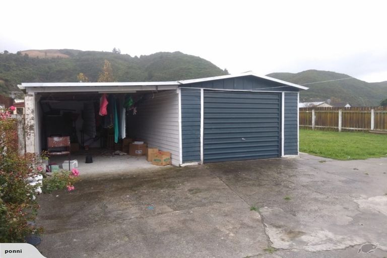 Photo of property in 137 Molesworth Street, Taita, Lower Hutt, 5011