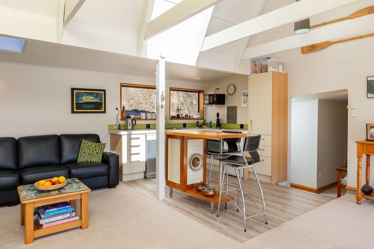 Photo of property in 3a Milton Terrace, Picton, 7220